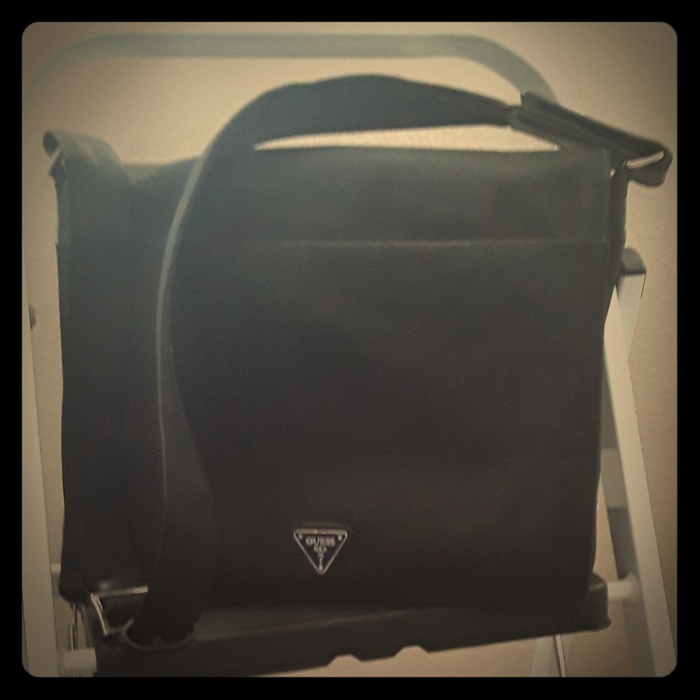 Guess messenger bag